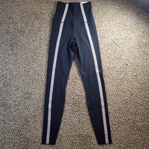 Nike Yoga Luxe High Waisted Eyelet Leggings Women's Size XXS DA1061-010 Black